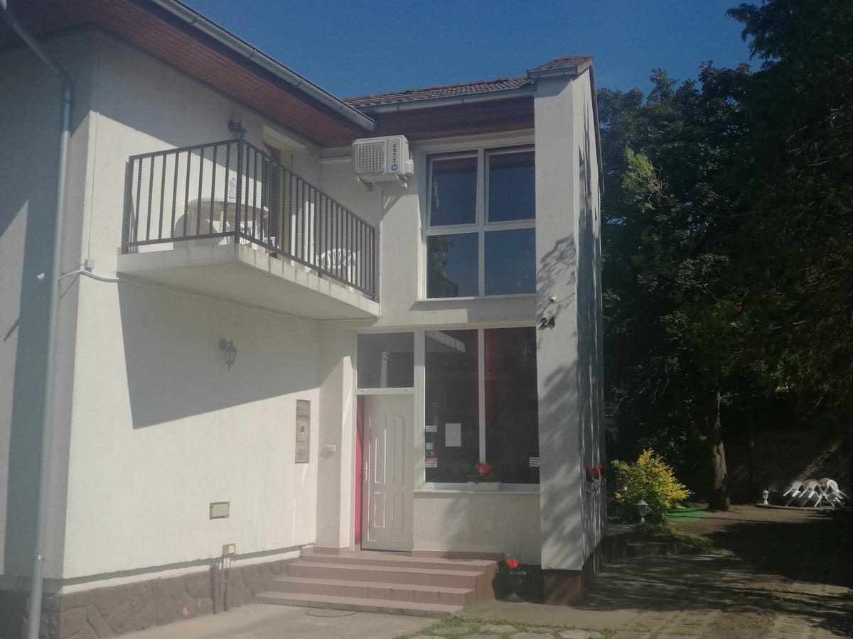 Ilona Apartmanhaz Siófok Eksteriør billede