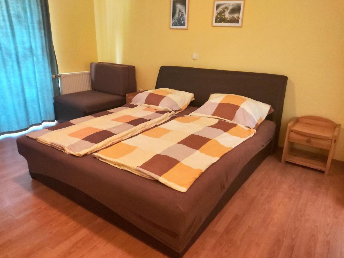 Ilona Apartmanhaz Siófok Eksteriør billede